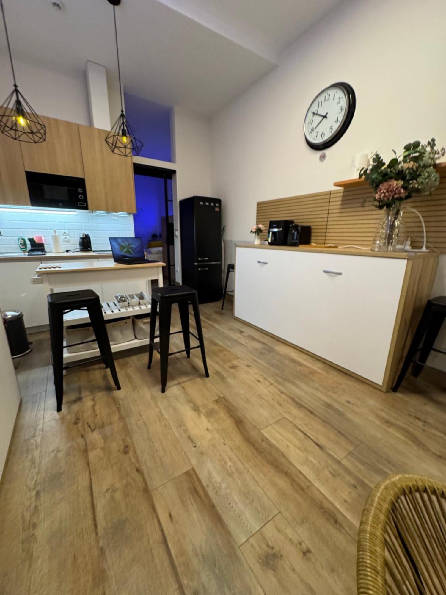 Centrico. Atocha-Lavapies. Nuevo. 100% Equipado. Apartment Madrid Bagian luar foto